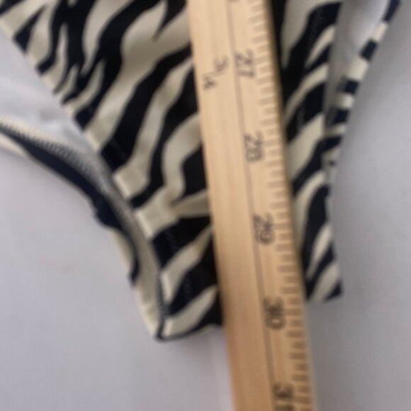 Zebra Print One-Piece Swimsuit Plus Size 1X Underwired Padded Cups Womens Swimwe - Picture 7 of 11